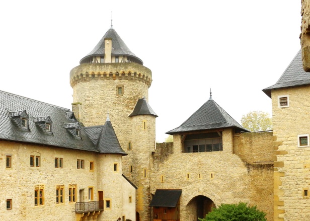 Château de Malbrouck à MANDEREN 02 balades en france - guy peinturier