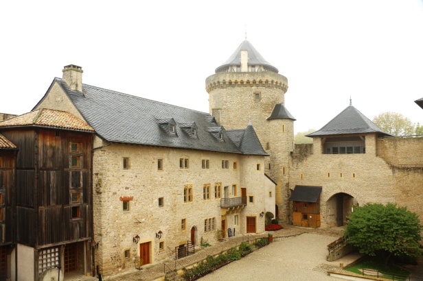 Château de Malbrouck à MANDEREN 04 balades en france - guy peinturier