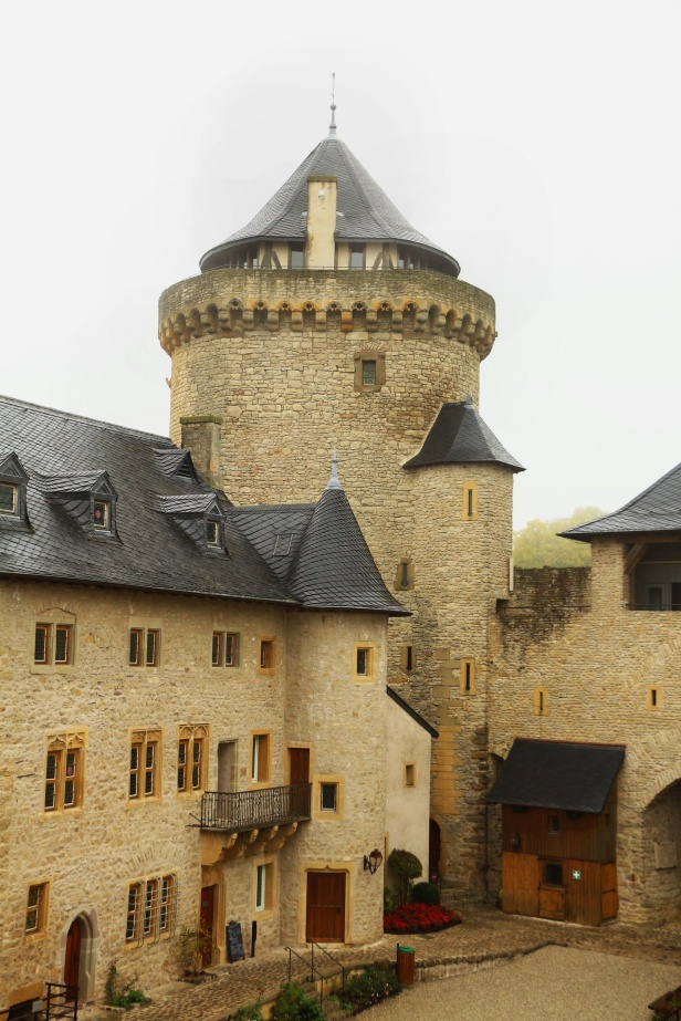 Château de Malbrouck à MANDEREN 06 balades en france - guy peinturier