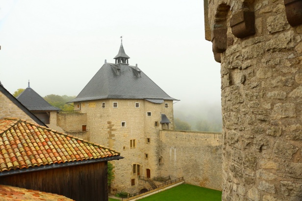 Château de Malbrouck à MANDEREN 17 balades en france - guy peinturier